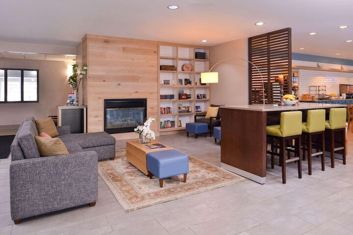 Country Inn & Suites by Radisson Omaha Airport, IA