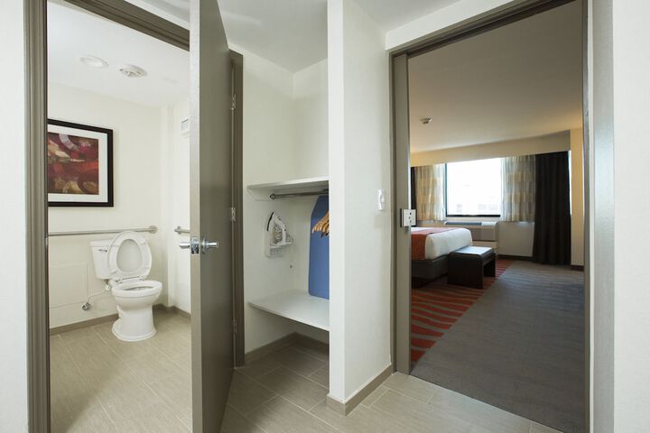 Room 9 of 27