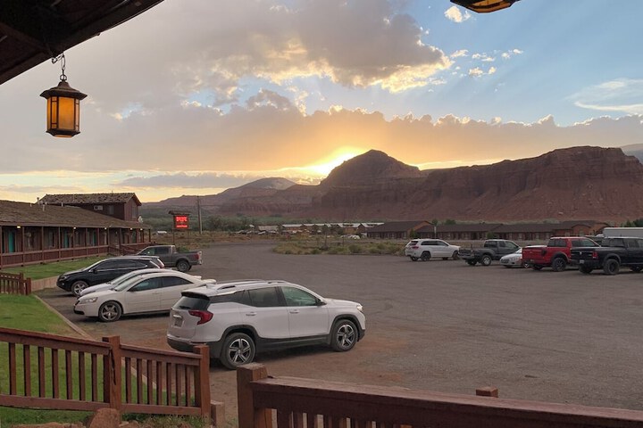 The Rim Rock Inn