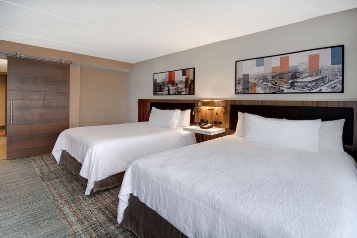 Room 35 of 104