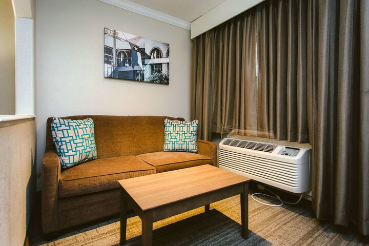 Room 9 of 19