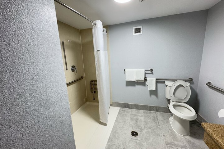 Room 27 of 72