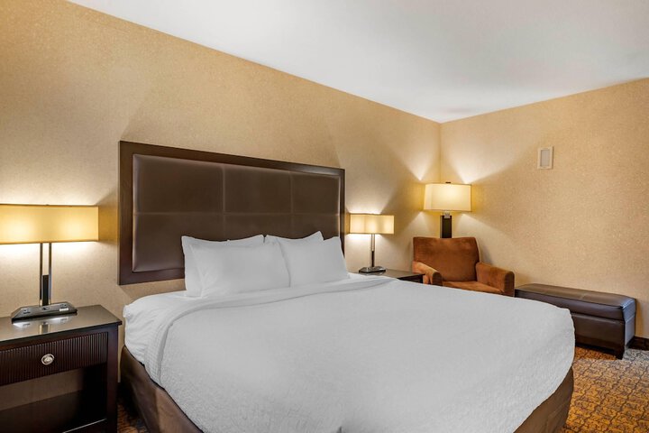 Lloyd Hotel Astoria Bayfront an Ascend Collection Hotel