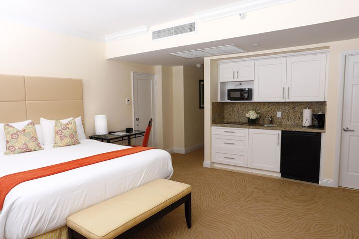 Sea View Hotel Bal Harbour, on the Ocean