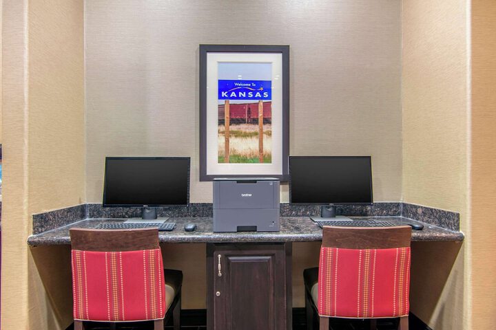 Comfort Inn & Suites Shawnee - Kansas City