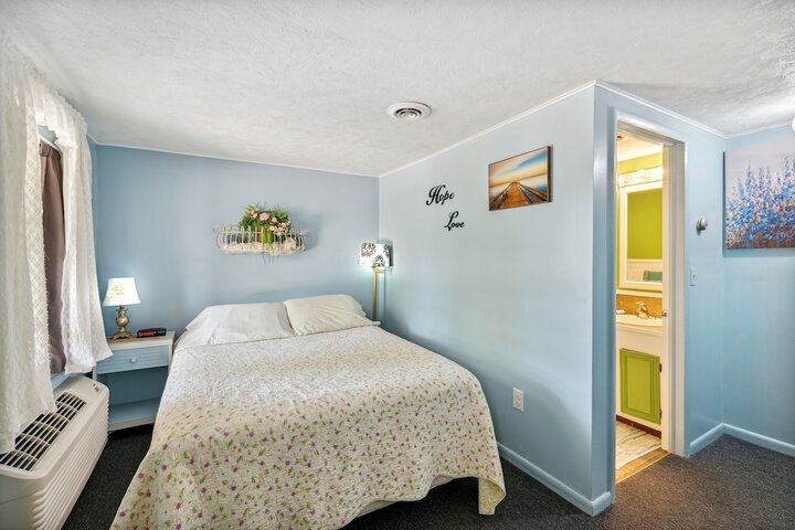 Room 14 of 22