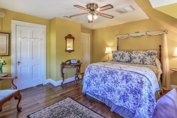 Room 28 of 56