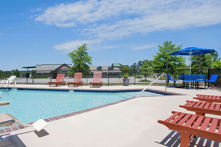 Pool 2 of 18