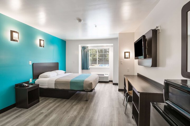 Room 8 of 31