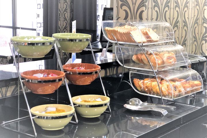 Breakfast/Coffee Service 67 of 81