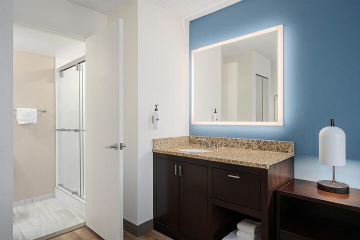 Embassy Suites by Hilton Seattle Tacoma International Airport