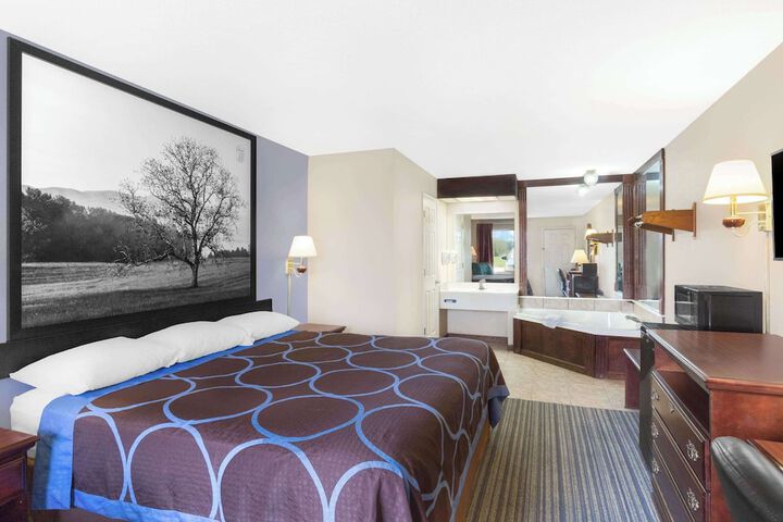 Room 11 of 21