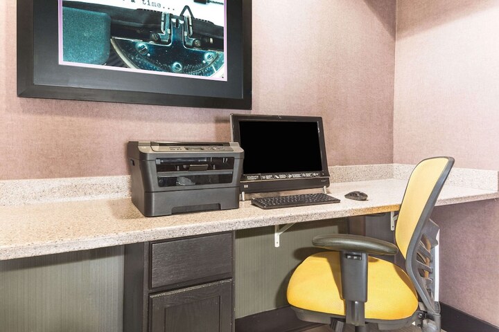 Business Center 22 of 22