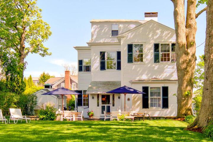 Captain Morse House - Luxury Waterfront, Town, & Beaches - 5 stars