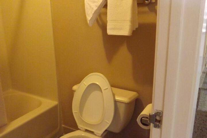 Room 25 of 27