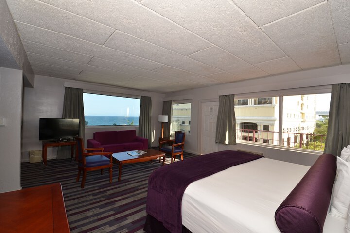 Room 17 of 36