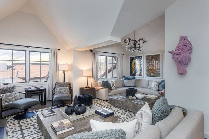 Madeline Hotel & Residences Auberge Collection