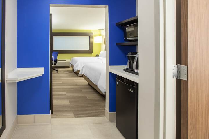 Room 33 of 52
