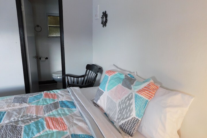 Room 25 of 27