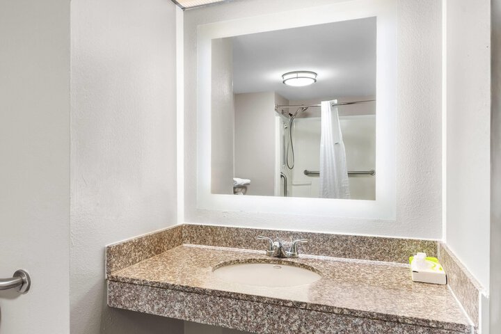 Days Inn by Wyndham Enterprise