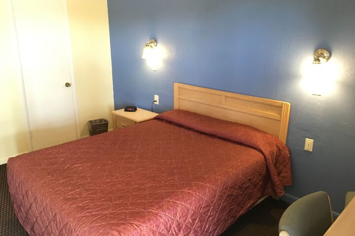 Room 11 of 37