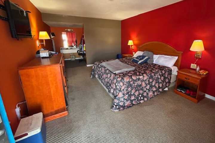 Room 5 of 15