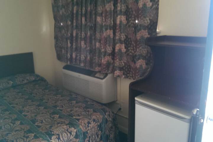 Room 8 of 11