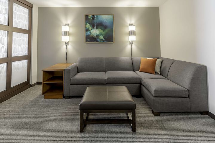 Room 25 of 38