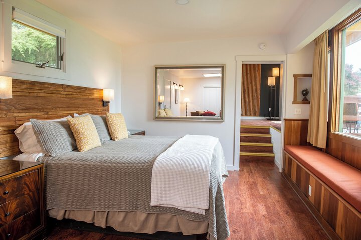 Room 30 of 42