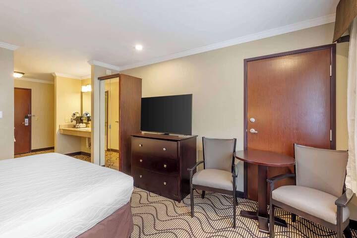 Room 60 of 79