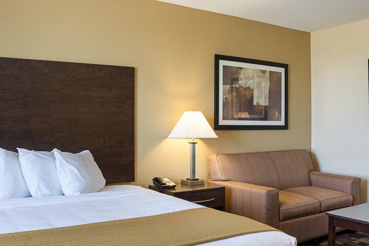Quality Inn & Suites Minot North
