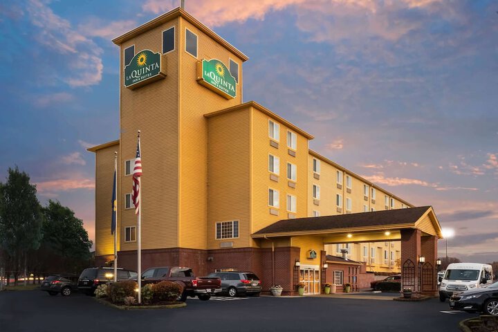 Hotel 6 of 65