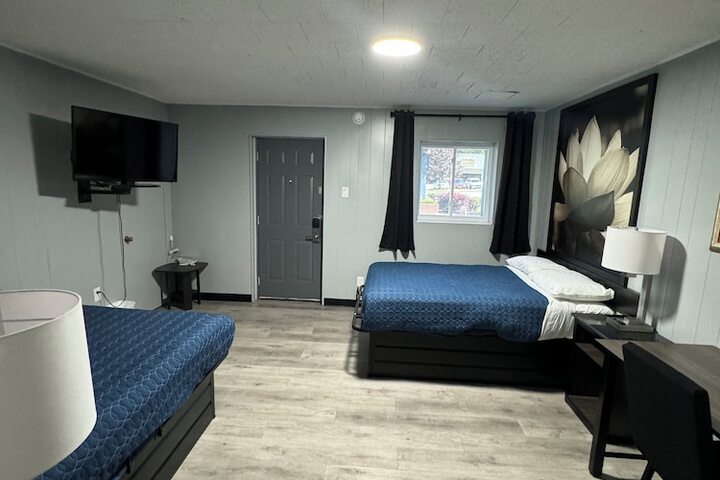 Acorn Motel