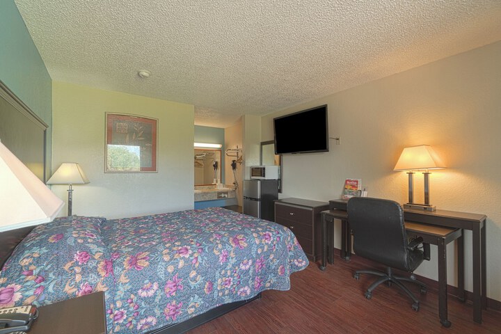 Room 93 of 120