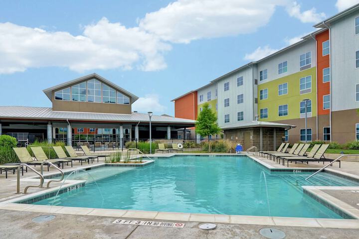 Hotel 4 of 51