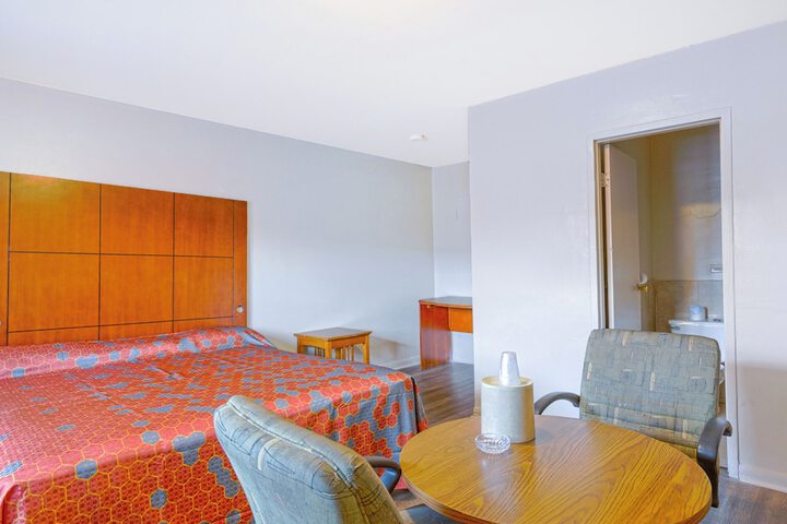 Manor Motel by OYO Near Oak Brook / Chicago Westchester