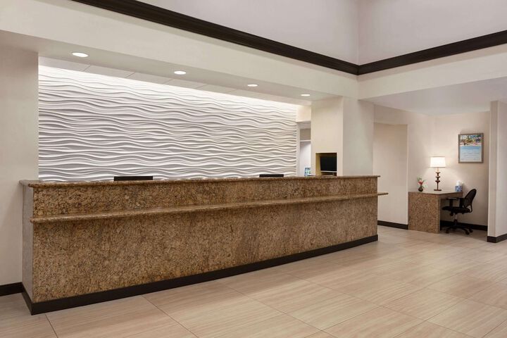 Ramada by Wyndham Suites Orlando Airport