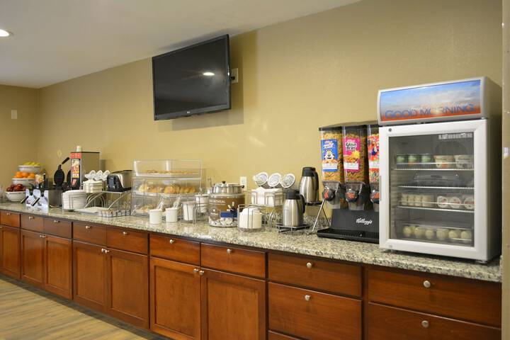 Breakfast/Coffee Service 44 of 57