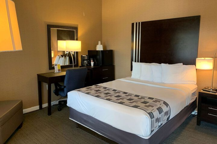 Room 8 of 32