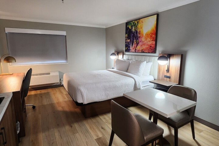 Room 10 of 97
