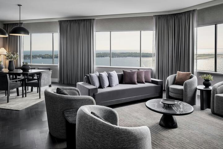 The Westin Harbour Castle Toronto