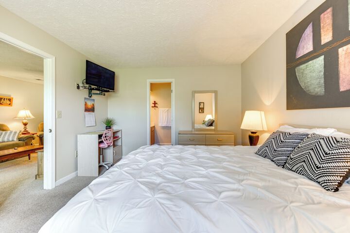 Little River Condo w / Pool Access: 5 Mi to Beach
