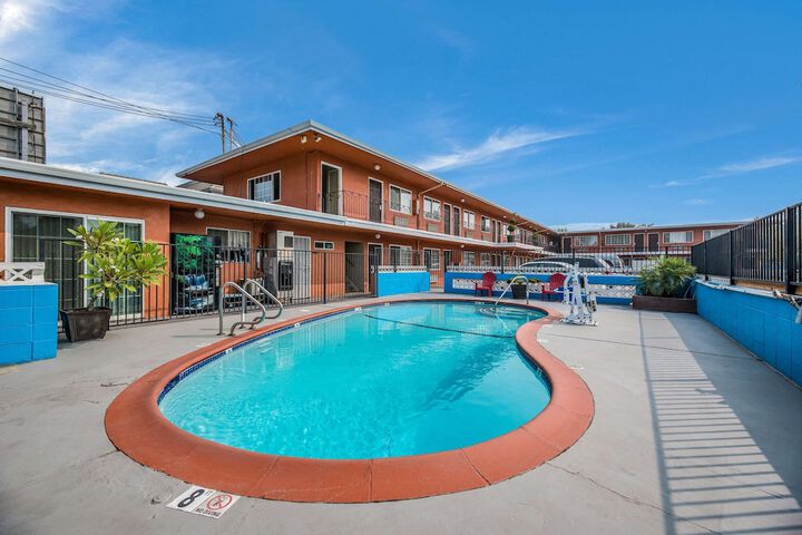 Pool 8 of 23