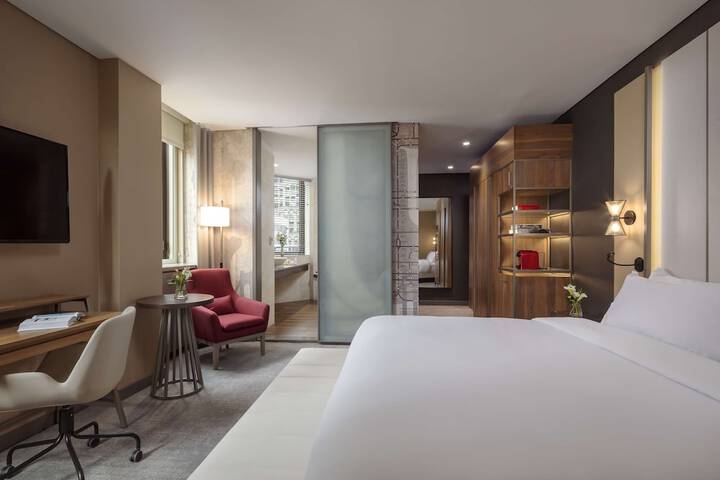 Room 41 of 100