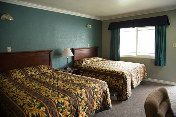 Room 12 of 19