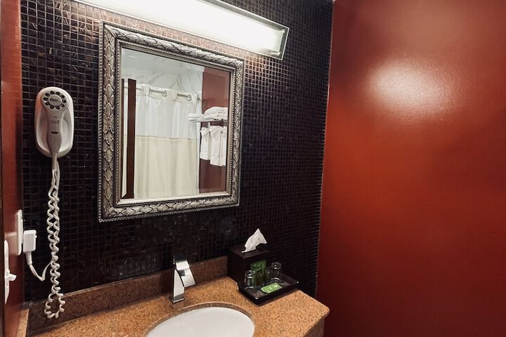 Room 25 of 31