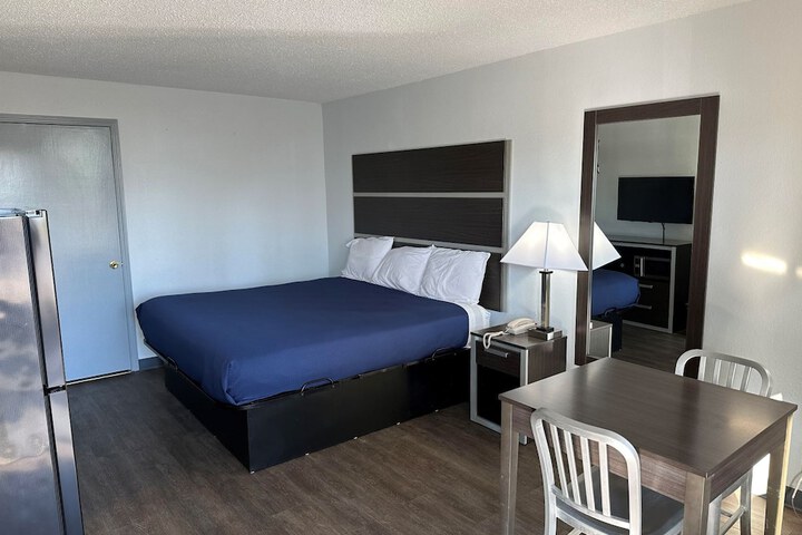 Room 12 of 12