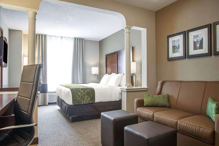 Comfort Suites West Warwick - Providence