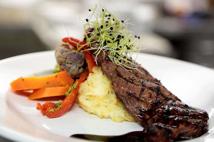 Dining 67 of 96
