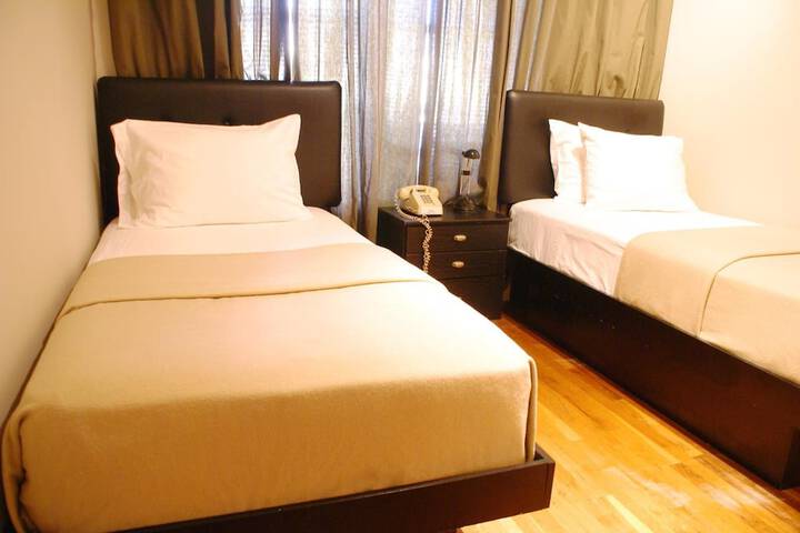 Room 28 of 43